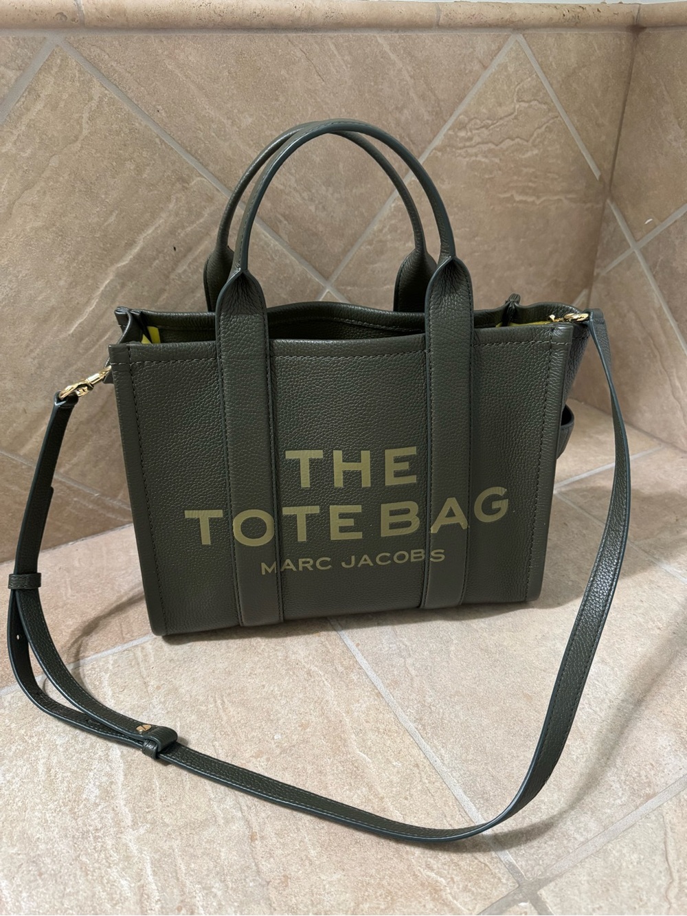 Marc Jacobs Olive Green Pebbled Leather Tote with Logo - Picture 1 of 10